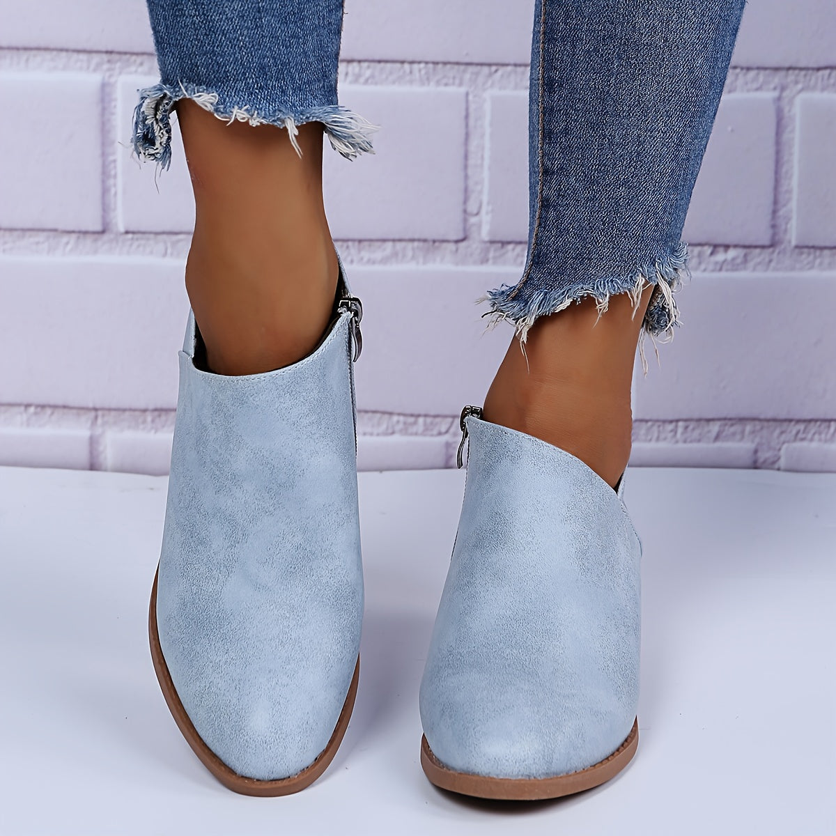 Women's V-Cut Ankle Boots - Block Heel Chelsea Style