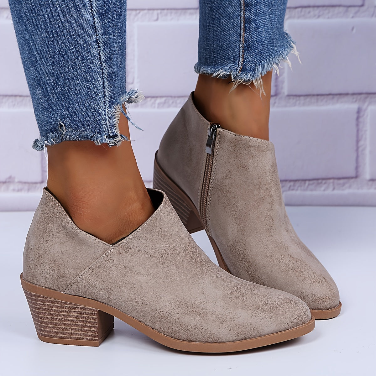 Women's V-Cut Ankle Boots - Block Heel Chelsea Style