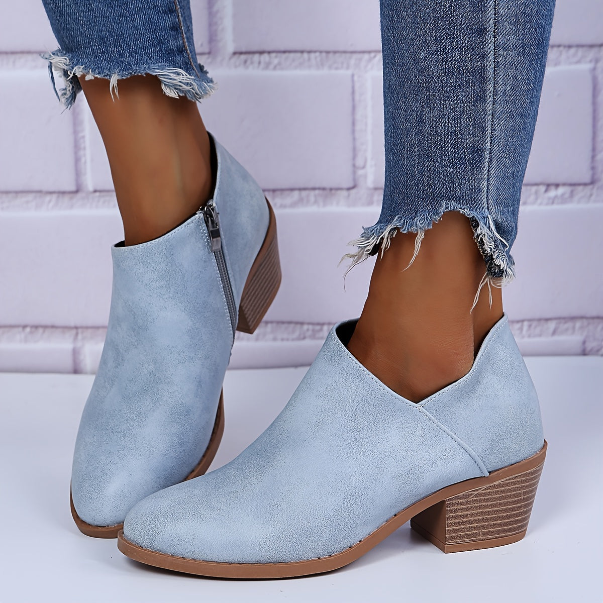 Women's V-Cut Ankle Boots - Block Heel Chelsea Style
