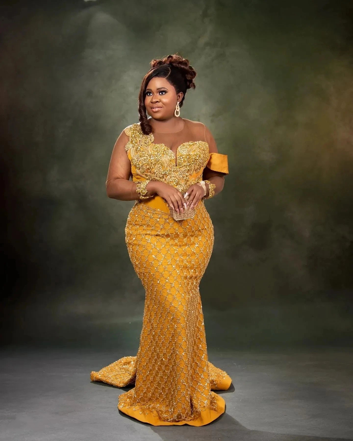Luxury Mermaid Evening Gown with 3D Lace & Diamond Embellishments