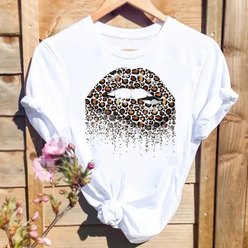 Women Leopard Love Heart Print T-shirts Fashion Graphic T Top Short Sleeve 90s Cute Spring Summer Shirt Female Tee T-Shirt