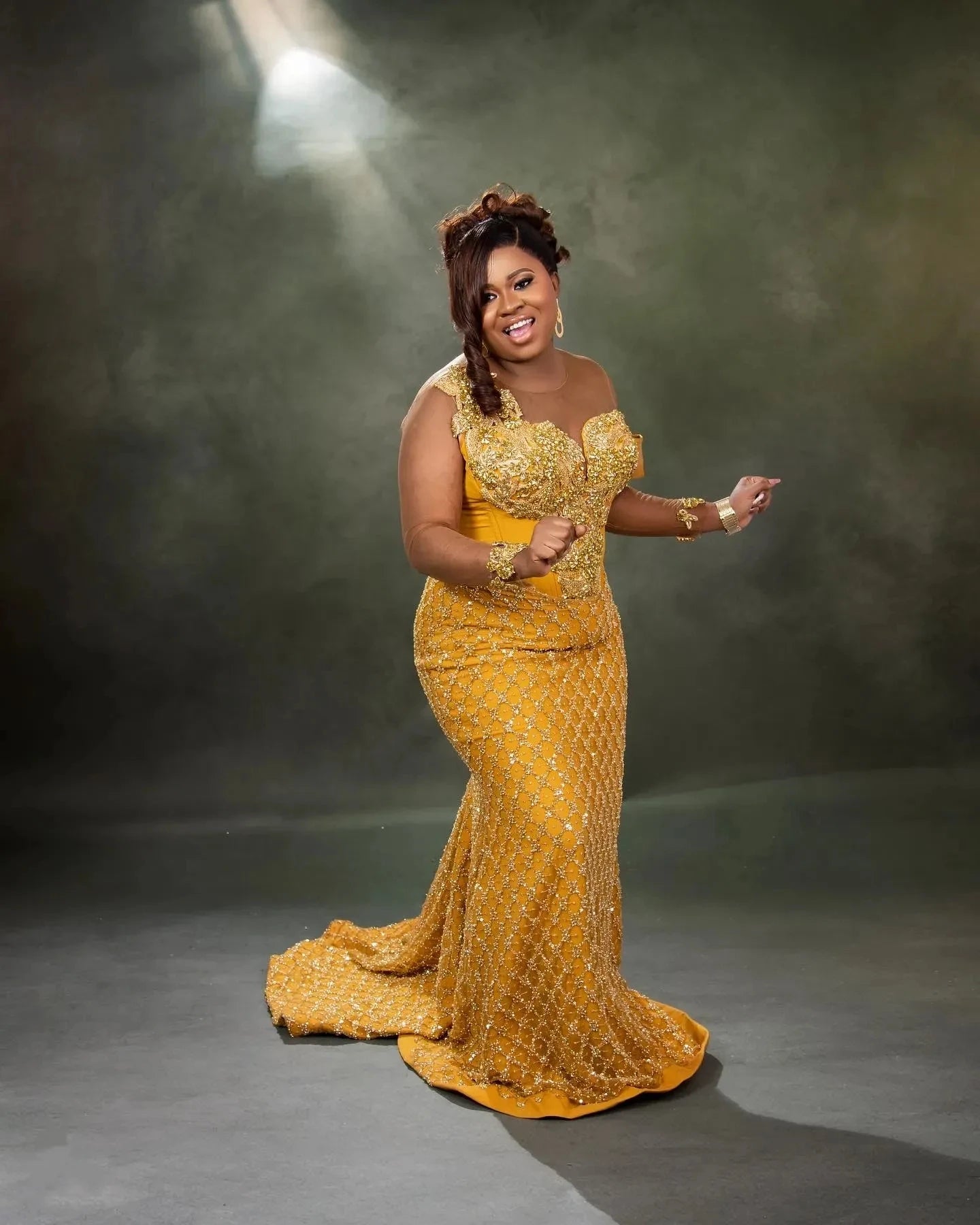Luxury Mermaid Evening Gown with 3D Lace & Diamond Embellishments